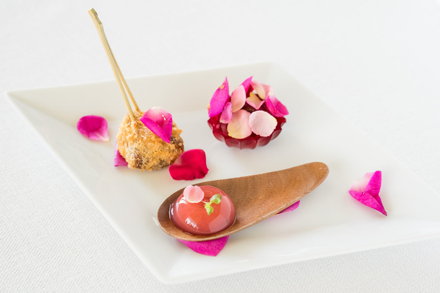 【名古屋テレビ塔】食べるバラのランチ会（2026年6月2日）